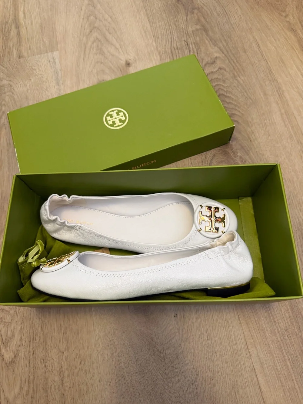 NWT Tory Burch Gardenia Leather Multi Logo Ballet Flats